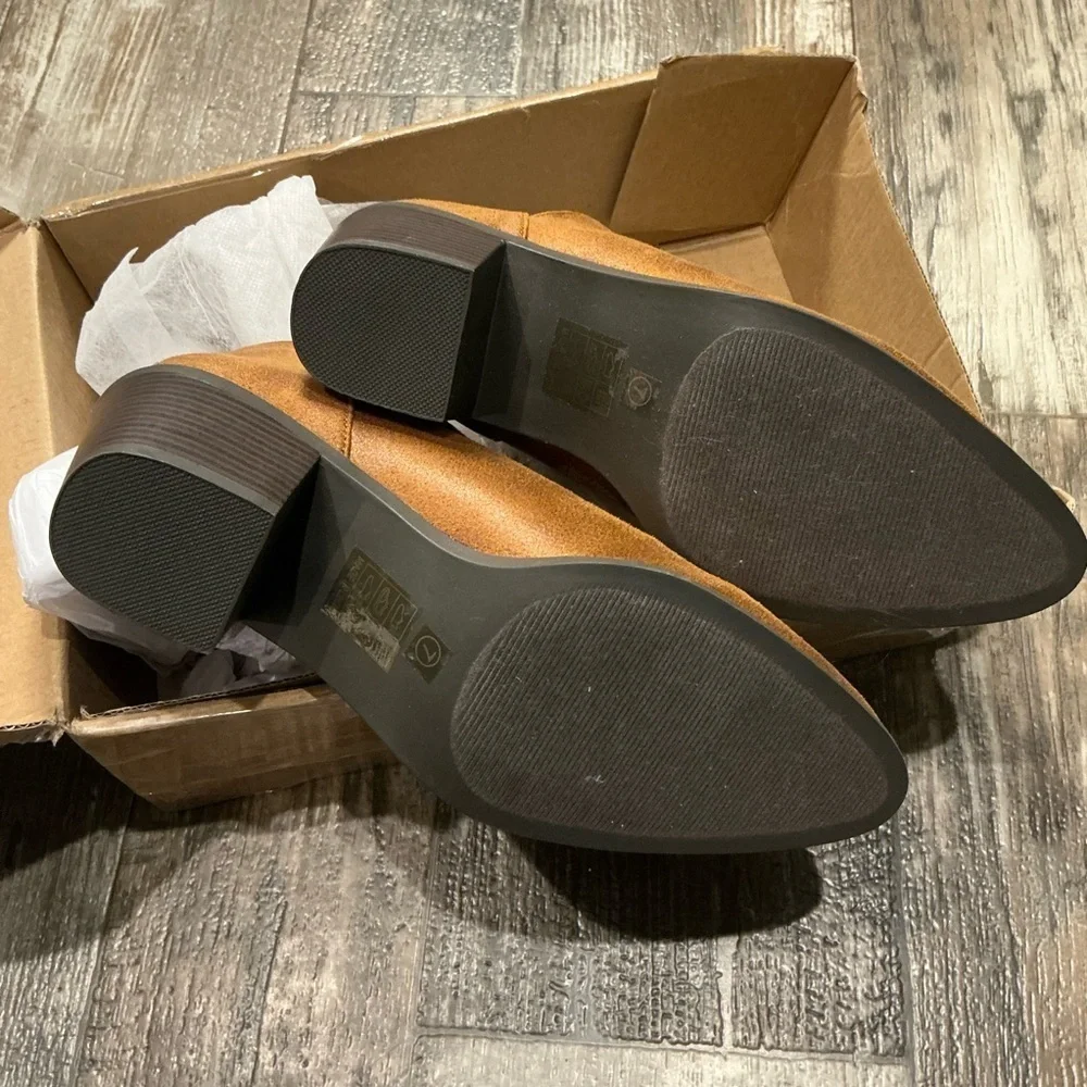 Journee Collection Tan Ankle Booties Size 7